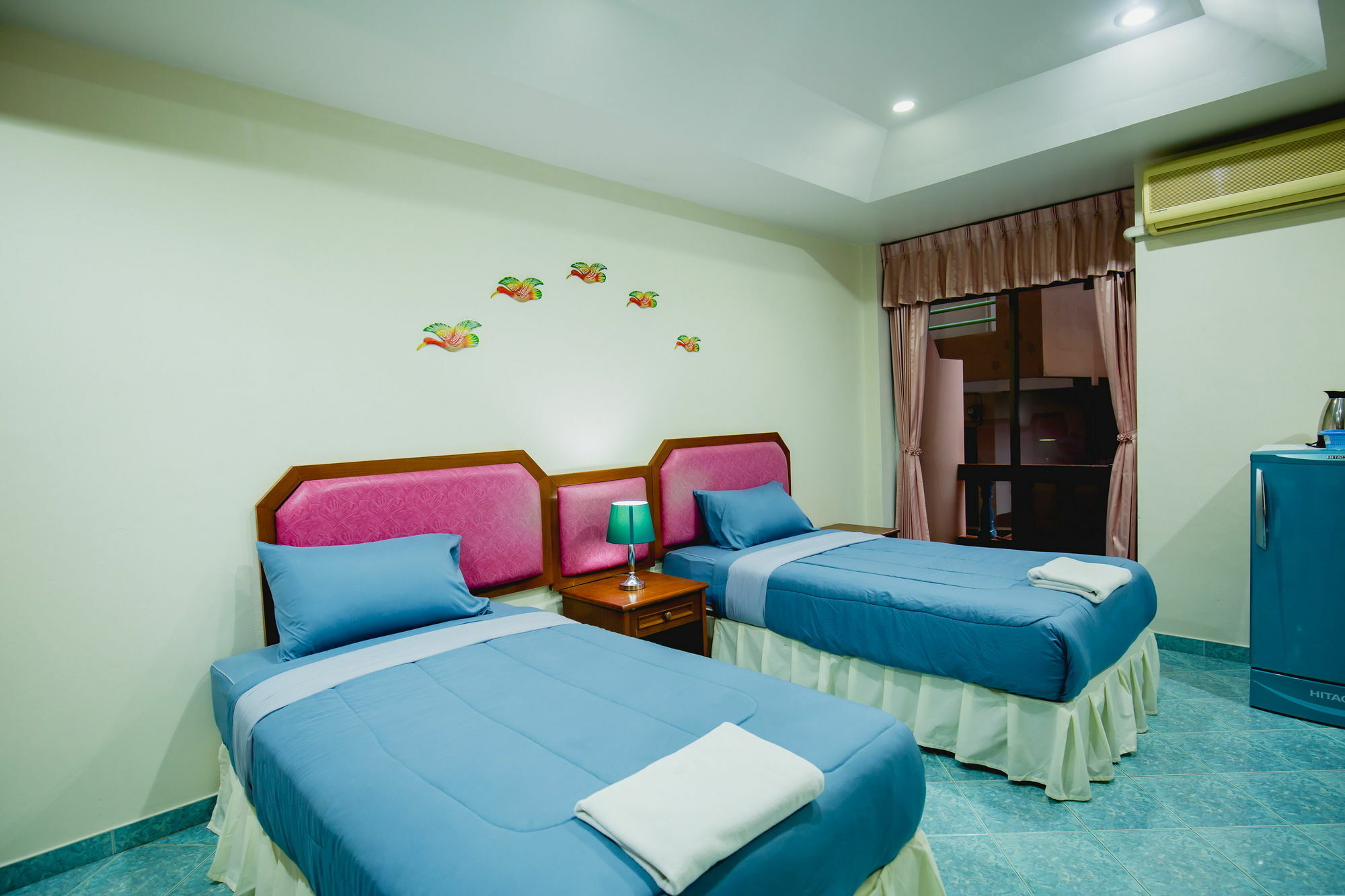 Chusri Hotel Patong Esterno foto