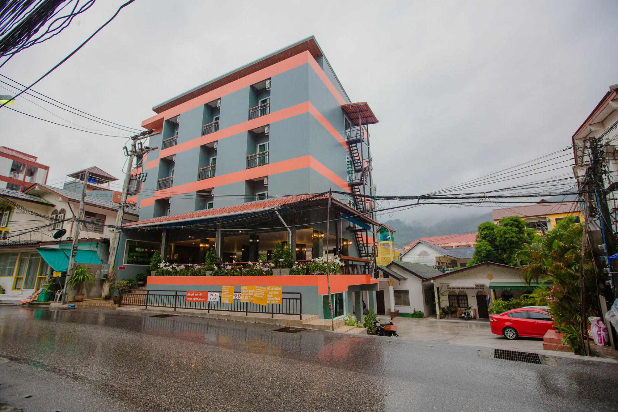 Chusri Hotel Patong Esterno foto