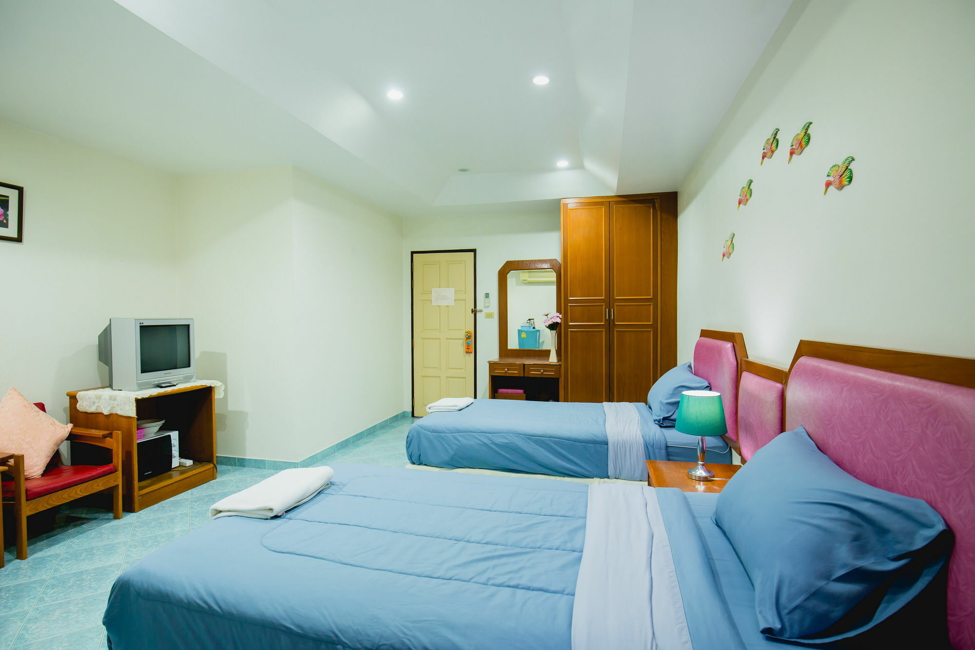 Chusri Hotel Patong Esterno foto