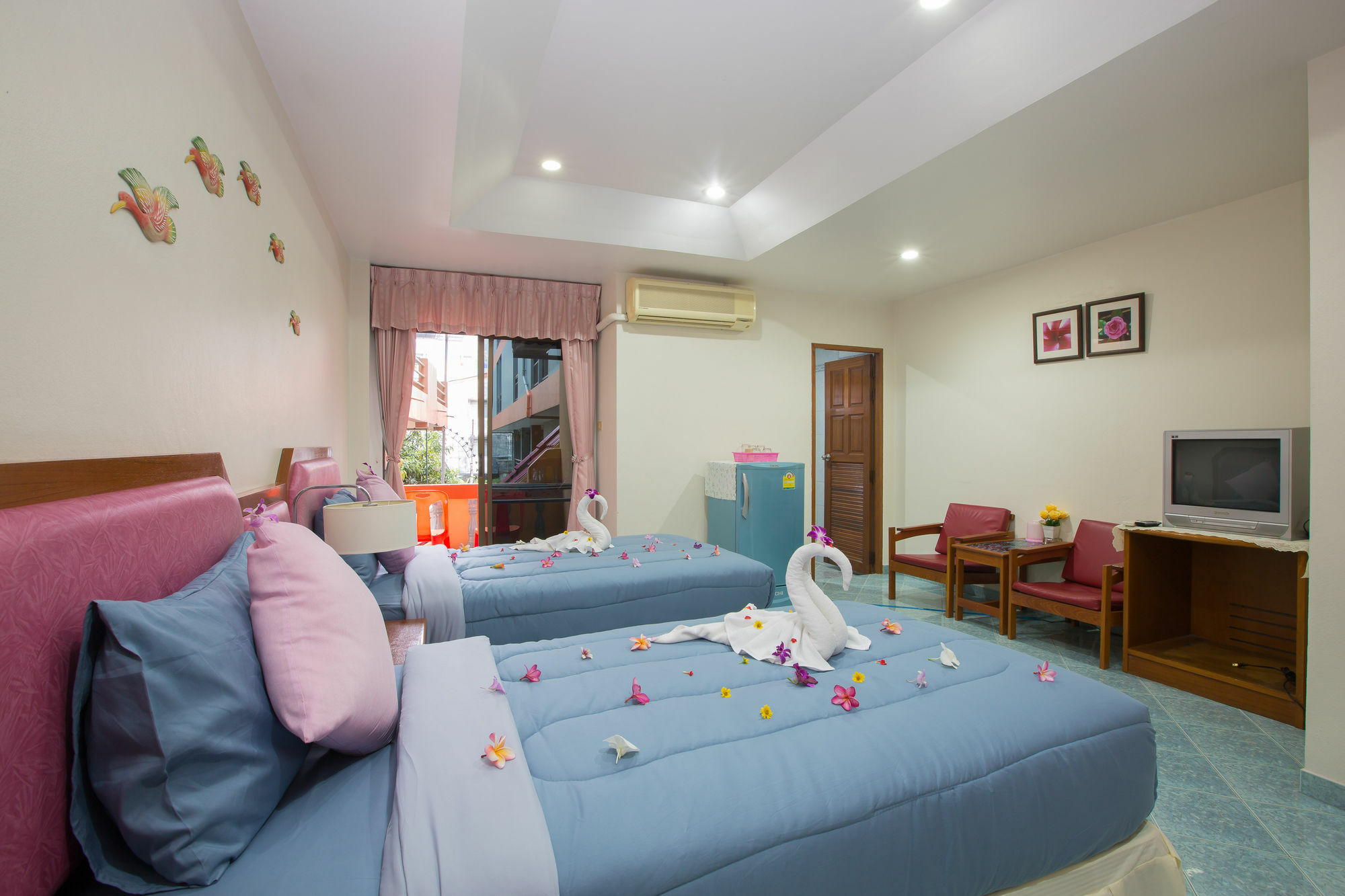 Chusri Hotel Patong Esterno foto