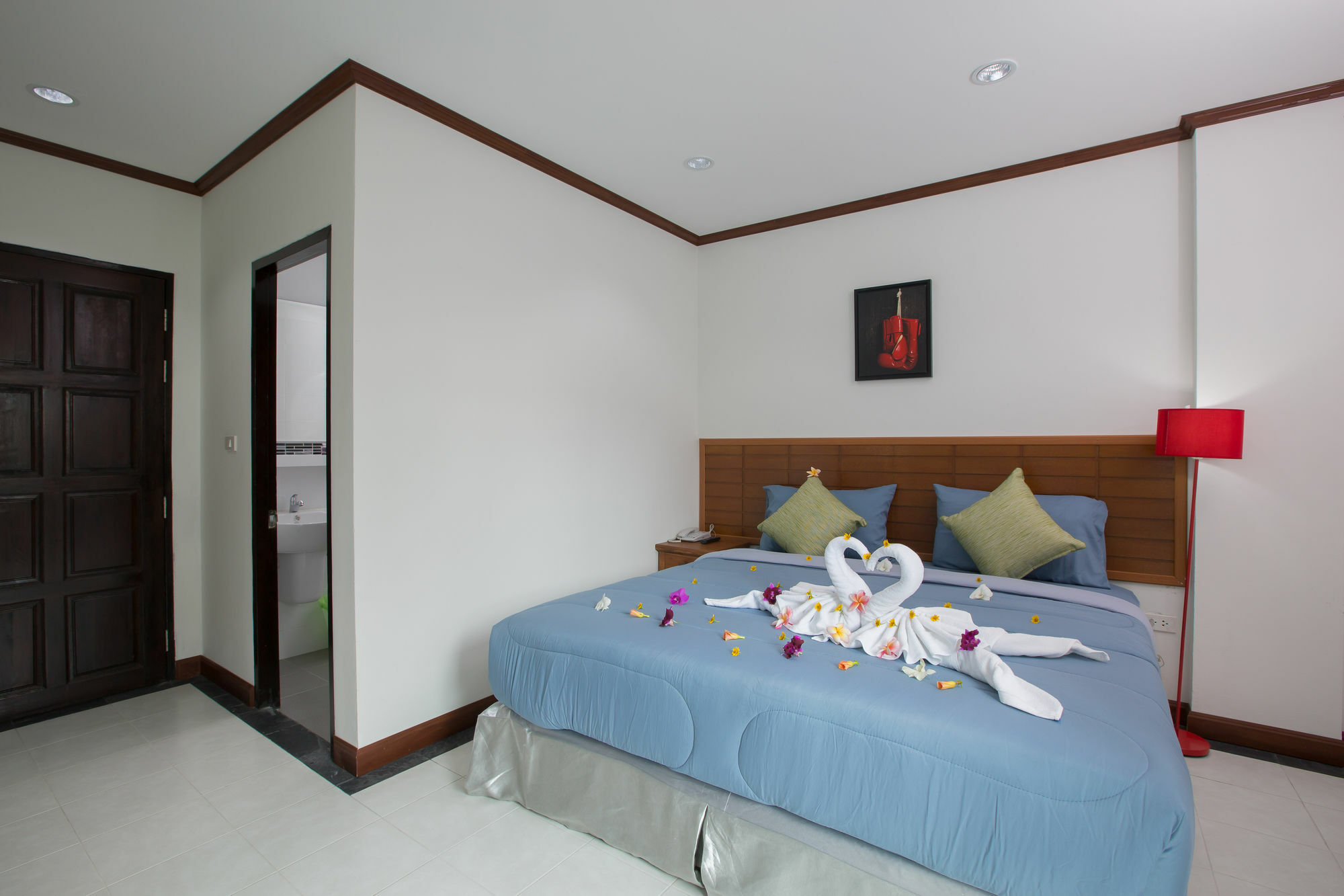 Chusri Hotel Patong Esterno foto
